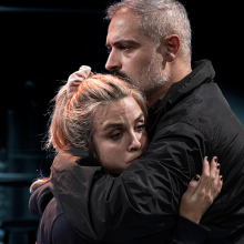 «Μακριά από παιδιά» στο θέατρο Ιλίσια