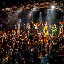 Το μασκέ πάρτι των Locomondo στο Κύτταρο