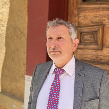 Ο Κωστής Καζαμιάκης συνομιλεί με τον Δημοσθένη Πατρώνα