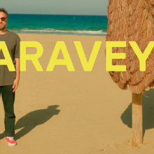 Ο Κωστής Μαραβέγιας στον Κήπο του Μεγάρου