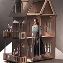 John: Μια αιρετική κωμωδία για τον στοιχειωμένο εαυτό μας