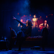 Ρόζα Εσκενάζυ, η βασίλισσα του ρεμπέτικου στο Θέατρο Αλκμήνη