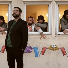 Τρώμε, παιδιά: Μια μαύρη σουρεαλιστική κωμωδία για την ελληνική οικογένεια