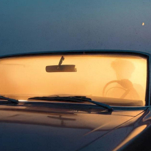 «Όσο κρατάει το ταξί» της Λενιώς Αναστασίου στο Θέατρο Αυλαία