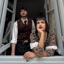 «Παραλήρημα για δυο», σε σκηνοθεσία Νάνσυς Κουρούνη