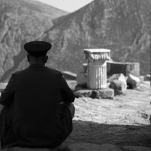 «Οι Δελφοί την δεκαετία του 1950» με τον φακό του Ρόμπερτ ΜακΚέιμπ