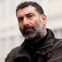 «Το βιβλίο που με διάβασε» - Ο Γιάννης Οικονομίδης για το «Περί ηρώων και τάφων» του Ερνέστο Σάμπατο