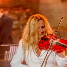 Η Ευανθία Ρεμπούτσικα στο Δημοτικό Θέατρο Λυκαβηττού