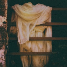 Οne Gaze, One Touch της Εύα Μπέρλερ στη Νezer Collective