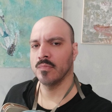 #menoumespiti με την Athens Voice: Ο εικαστικός Σωτήριος Αντωνιάδης μέσω κορωνοϊού μένοντας μέσα μετέφερε το εργαστήριο του στο σπίτι και έτσι γεννήθηκε η σειρά «Τα» του Νερού