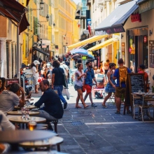 Δεν πουλάνε πουθενά χρόνο. Μόνοι μας τον δημιουργούμε. Μόνοι μας τον σκοτώνουμε. Μόνοι μας πρέπει να βρούμε τον τρόπο να τον ζήσουμε.