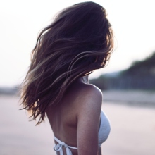 Κορίτσι στη θάλασσα