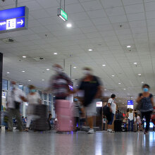 Ανησυχία αλλά και εγρήγορση για τους Βρετανούς τουρίστες που αναμένονται στην Ελλάδα μετά το «άνοιγμα» των συνόρων με τη Μεγάλη Βρετανία