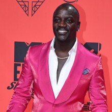 Ο δημοφιλής τραγουδιστής Akon