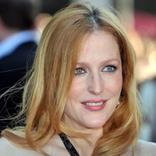 Η Τζίλιαν Άντερσον του X-Files σε διαφήμιση παπουτσιών