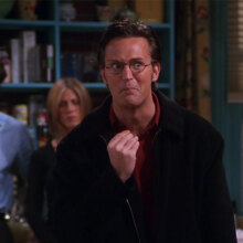 Ο ηθοποιός Μάθιου Πέρι ως «Τσάντλερ» στην τηλεοπτική σειρά «Τα Φιλαράκια»