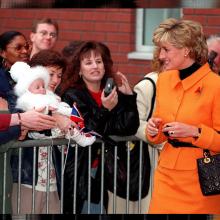 Η Πριγκίπισσα Νταϊάνα με τσάντα Dior