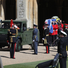 Πρίγκιπας Φίλιππος - Σε κλίμα συγκίνησης η κηδεία του στη Βρετανία