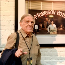 O φωτογράφος Henry Diltz στο pop up event του Morrison Hotel, Λος Άντζελες, 4 Ιανουαρίου 2020