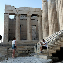 Επισκέπτες στην Ακρόπολη (ΦΩΤΟ ΑΡΧΕΙΟΥ) - Ο ΕΟΔΥ ανακοίνωσε τις περιοχές όπου εντοπίστηκαν τα 394 νέα κρούσματα κορωνοϊού στην Ελλάδα το Σάββατο 19 Ιουνίου 2021
