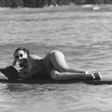 Ποια είναι η συμπεριφορά του κάθε ανθρώπου στην παραλία ανάλογα με την ηλικία του