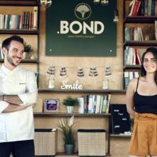  Ο Αντώνης Χάλαρης και η Μαρία Λόγου από το Bond Restaurant Bar