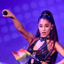 Η Ariana Grande δωρίζει 5 εκατομμύρια δολάρια για δωρεάν θεραπείες ψυχολογικής στήριξης