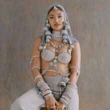 Η τραγουδίστρια Joy Crookes