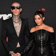 Αρραβωνιάστηκε η Κόρτνεϊ Καρντάσιαν- Το εντυπωσιάκο μονόπετρο και το παραμυθένιο σκηνικό