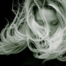 Τι να κάνεις για να μην πέφτουν τα μαλλιά σου