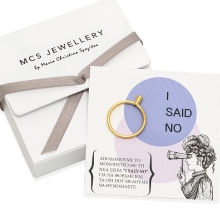 To μονόπετρο "I said no" της mcsjewellery