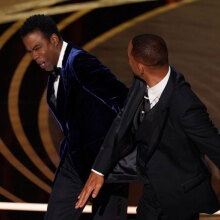 Η στιγμή που ο Γουίλ Σμιθ χαστουκίζει τον Κρις Ροκ στα Oscars 2022