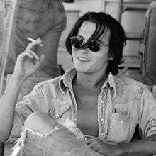 Ο Τζόνι Ντέπ σαν ηθοποιός και σκηνοθέτης στα γυρίσματα της ταινίας του «The Brave», 1997