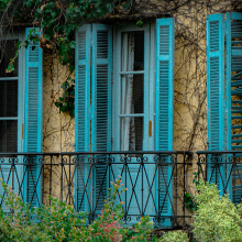 Φυτά σε μπαλκόνι. 