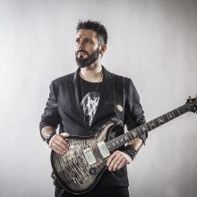 Συμφωνικές ροκ μεταμορφώσεις με τους Μουσικούς της Καμεράτας και τον Γιώργο Πέτρου