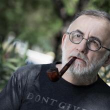 Θάνος Μικρούτσικος