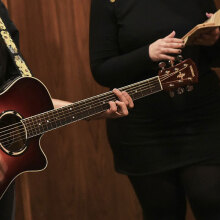 Η Μούσα τραγουδάει