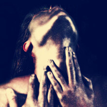 «Quest for the holy Grail - Το ιερό αντικείμενο» στη The Project Gallery / Έργο της Αγγελίνας Βοσκοπούλου