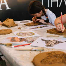 Έκθεση με έργα παιδιών εμπνευσμένα από την έκθεση «Πικάσο και αρχαιότητα: Γραμμή και Πηλός» © Paris Tavitian