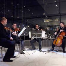 Το Κουαρτέτο Εγχόρδων Αθηνών στην Αίθουσα του Παρθενώνα © Μουσείο Ακρόπολης / Γιώργος Βιτσαρόπουλος