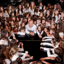 Η «Παιδική Χορωδία Σπύρου Λάμπρου» στον ΙΑΝΟ