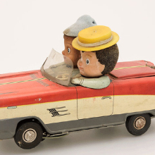 o kosmos ton pαaixnidion, mouseio mpenaki, aerodromio venizelos