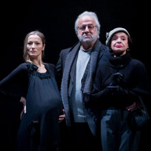 ΘΕΑΤΡΟ ΟΔΟΥ ΚΕΦΑΛΛΗΝΙΑΣ - Β’ ΣΚΗΝΗ  Η Λεονί εν αναμονή ή το όμορφο κακό