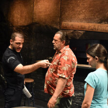 Επί Κολωνώ, Άγριος Σπόρος, Ελένη Σκότη, Ομάδα ΝΑΜΑ