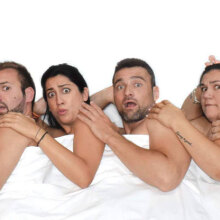 «Τρία ζευγάρια κάθονταν» στο Life Theater