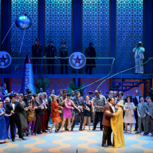 I nyhterida, ethniki lyriki skini