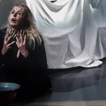 Στιγμιότυπο από την παράσταση «Η Γυναίκα της Ζάκυθος»