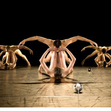 3 Rooms: Τρίπτυχο χορού σε χορογραφίες Κωνσταντίνου Ρήγου, Γίρζι Κύλιαν, Οχάντ Ναχαρίν