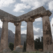Μυθολογίες - Μια Φωτογραφική Χορογραφία του Σπύρου Δομαζάκη στο Αρχαιολογικό Μουσείο της Αρχαίας Κορίνθου