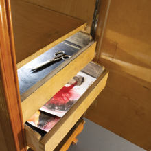 Μαριγώ Κάσση - Armoire au féminin: Ατομική έκθεση στην γκαλερί Έκφραση «Γιάννα Γραμματοπούλου»